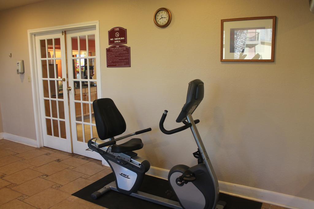 Bays Inn And Suites 贝敦 外观 照片
