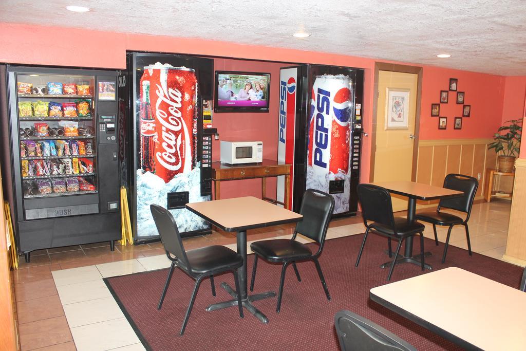 Bays Inn And Suites 贝敦 外观 照片