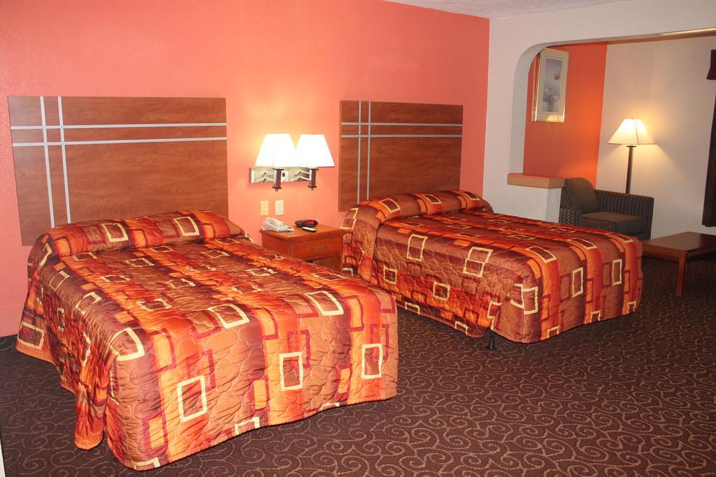 Bays Inn And Suites 贝敦 外观 照片