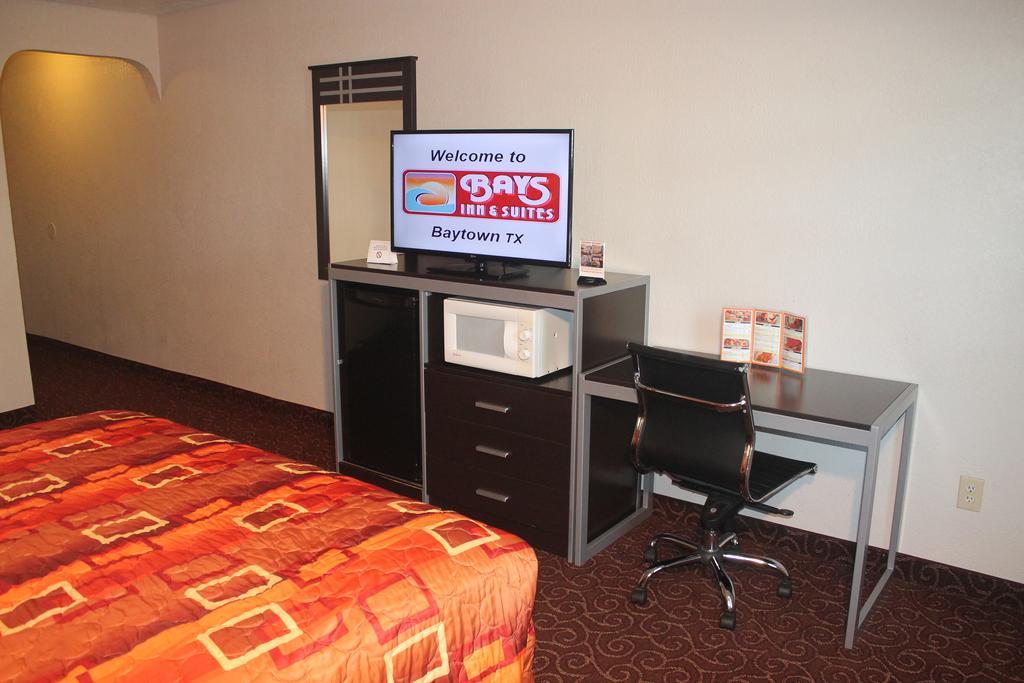 Bays Inn And Suites 贝敦 外观 照片