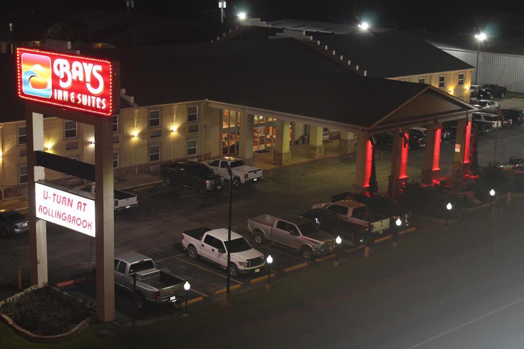 Bays Inn And Suites 贝敦 外观 照片